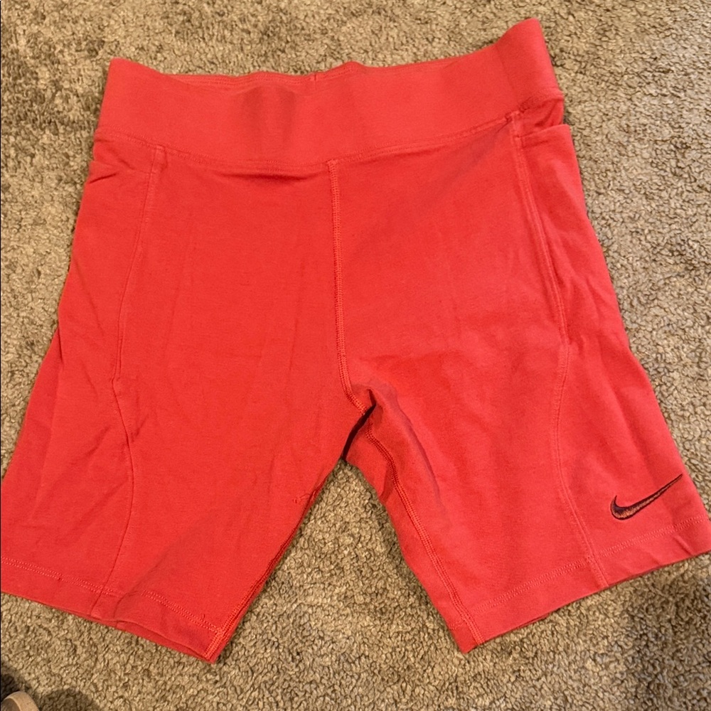 Used-Nike Women's terracotta color Shorts